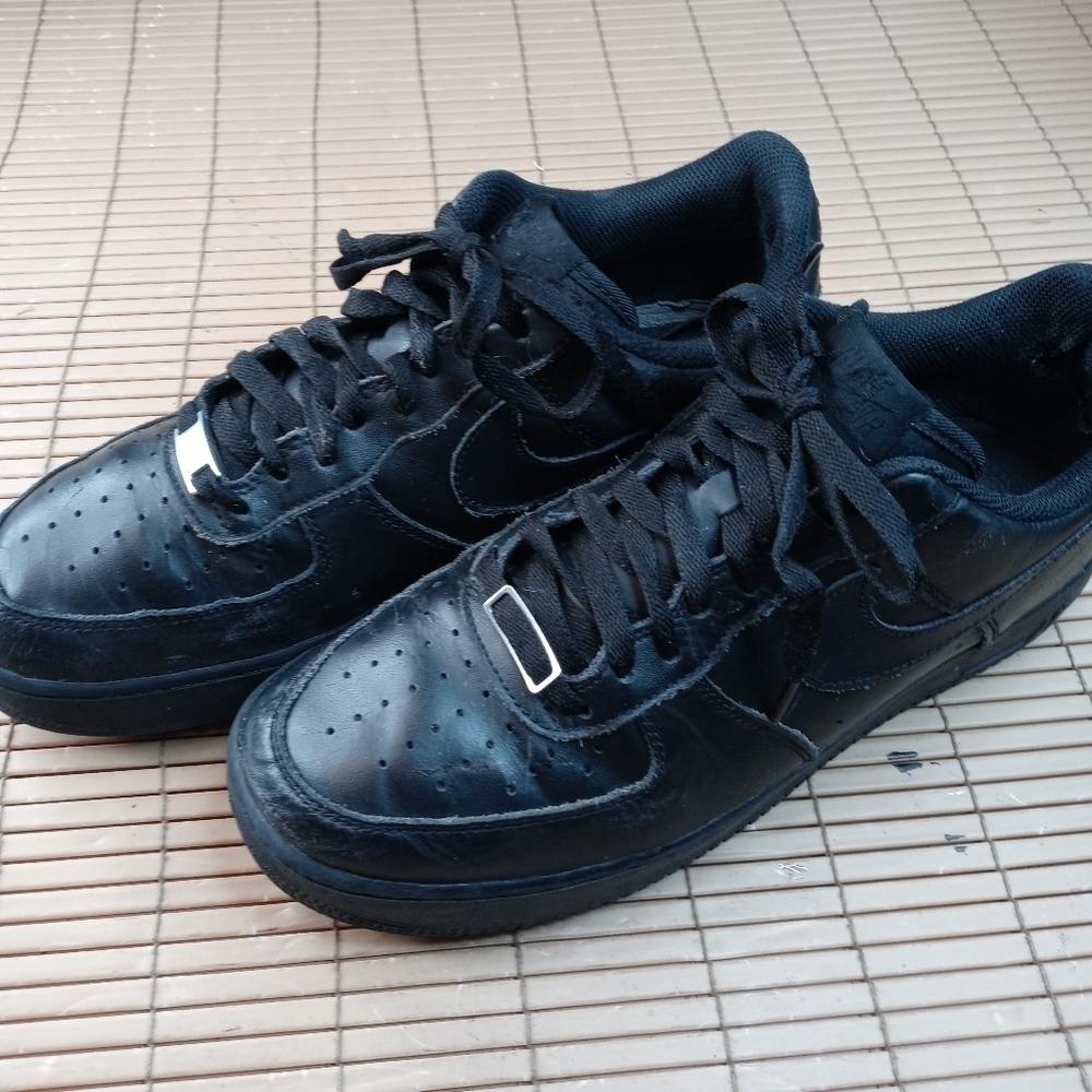 Nike Air Force 1 Low. Leather. Triple Black men's sz 10.5 (315122-001). 68pm